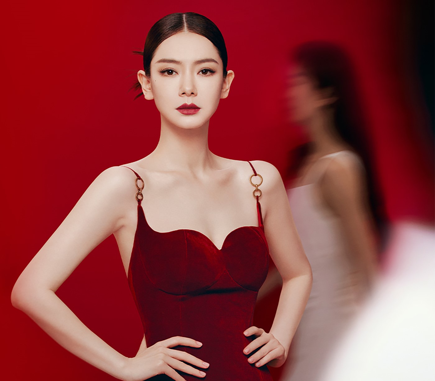 1066vip威尼斯X戚薇 | 女孩别怕太显眼